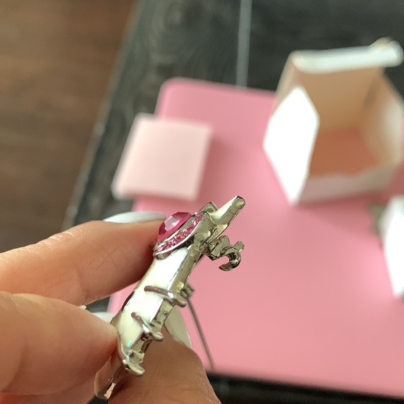 Hello kitty Brooch - Picture 5 of 9